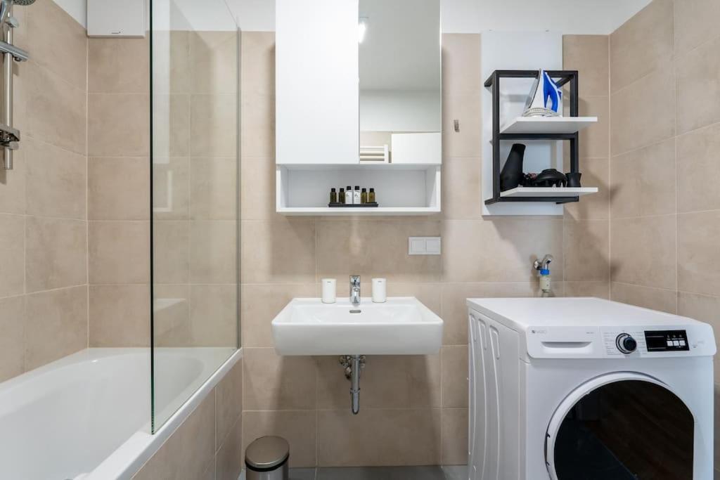 Urban 1Br Retreat, Easy City Link By Hm Wien Eksteriør billede