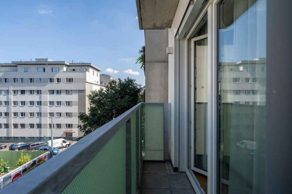 Urban 1Br Retreat, Easy City Link By Hm Wien Eksteriør billede